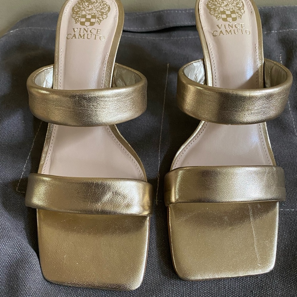 Vince Camuto strapless heel